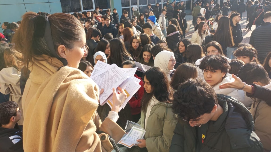 Öğrencilerimiz Karnelerini Aldı.